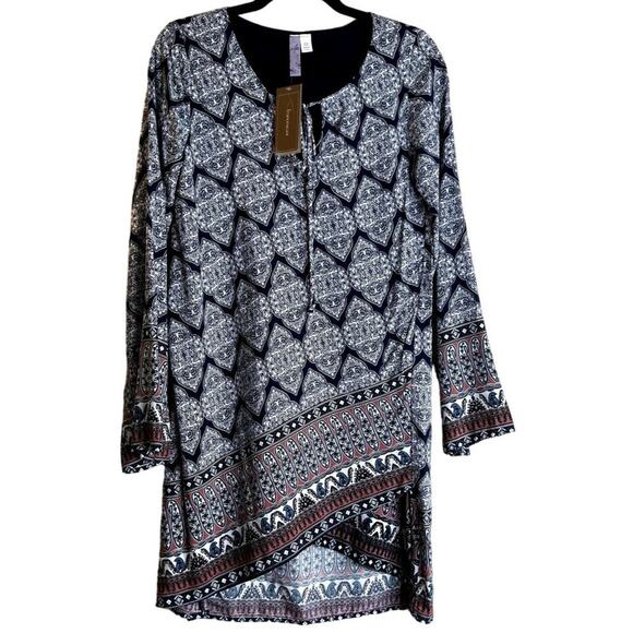 NEW Francesca's Alya Womens Black White Long Sleeve Tulip Hem Alya Midi Shift - Picture 2 of 9